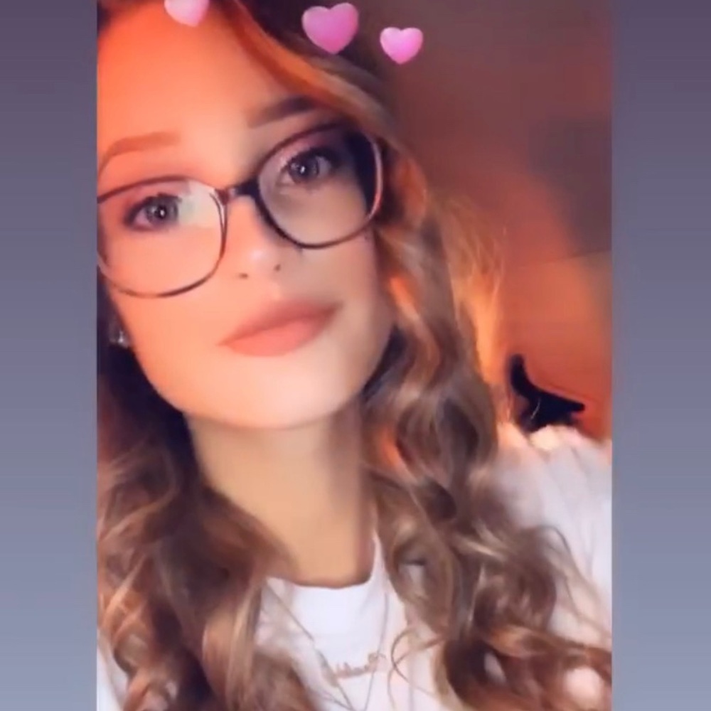 Meet your Posher, Bea